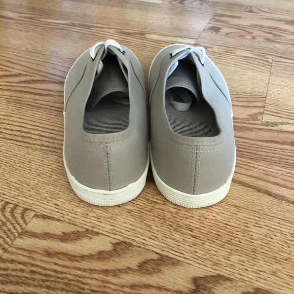 American Eagle Low Cut Shoes - Picture 4 of 7